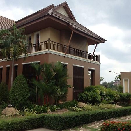 Huaymuang Apartment Убонратчатхани Экстерьер фото